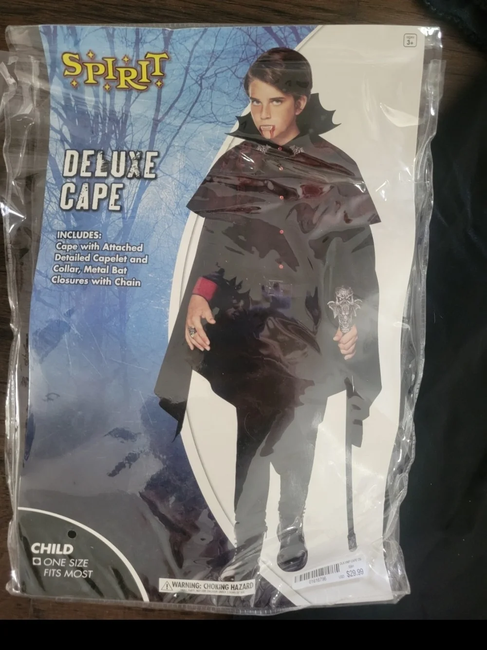 Spirit Deluxe Kids Black Cape with Bat Collar. New Fangs In Box